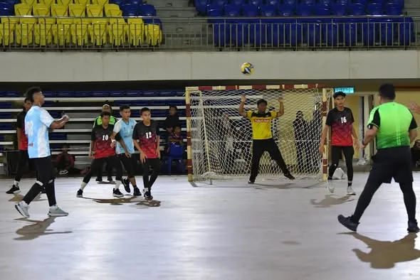 Foto Arena Demo A 2 daripada 3